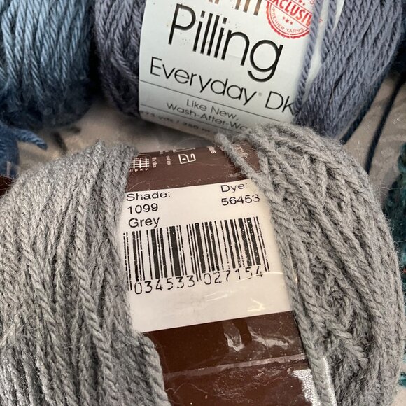 Assorted Green/Blue Yarn Bundle: Stylecraft Double Knit Premier Anti Pilling Red - Picture 7 of 7